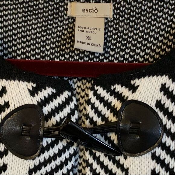 Escio Thick Long Sweater Cardigan Top Closure Sz XL NWOT not worn Gorgeous - Picture 3 of 4